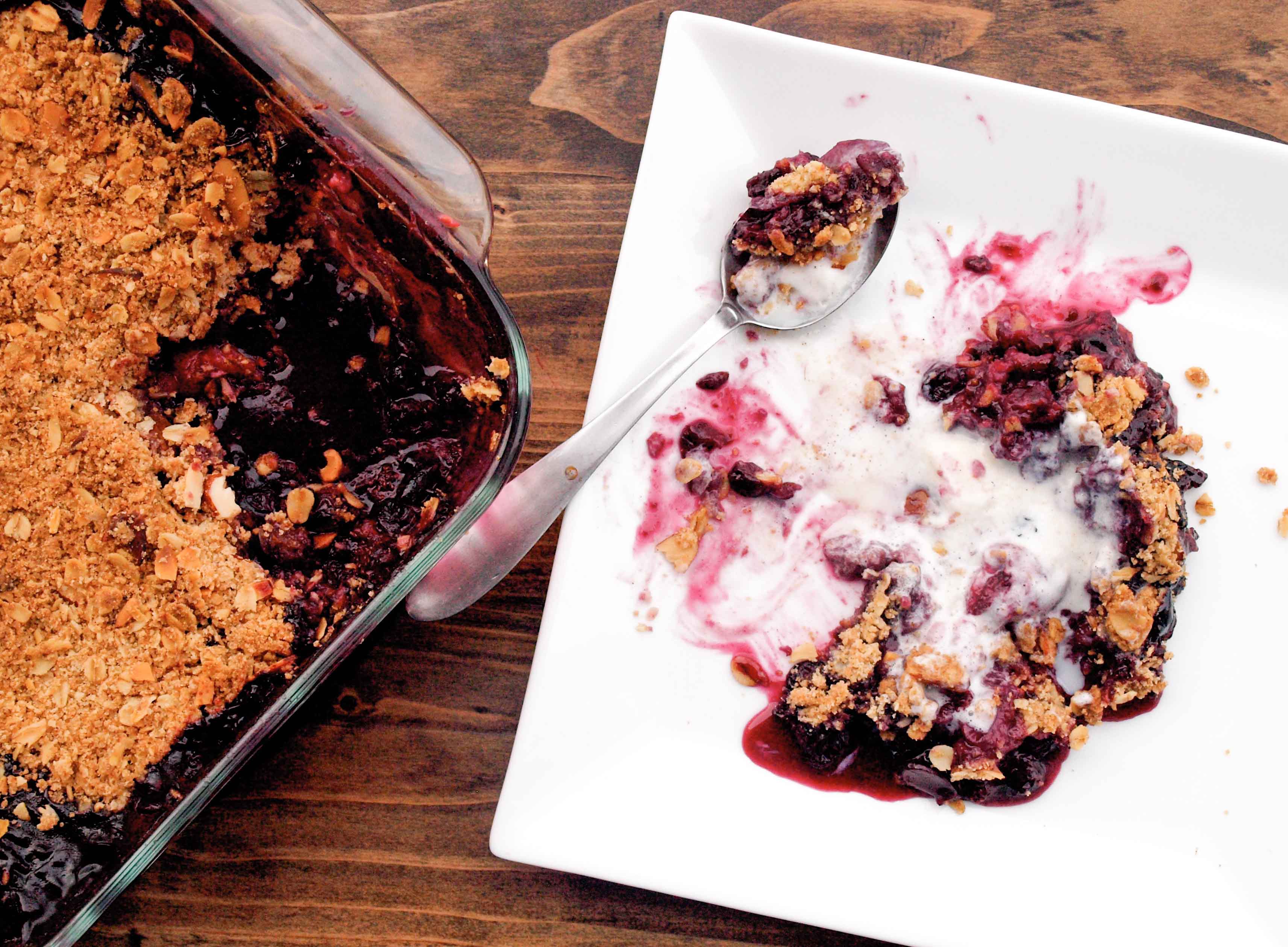 Triple berry crisp | Veggie and the Beast