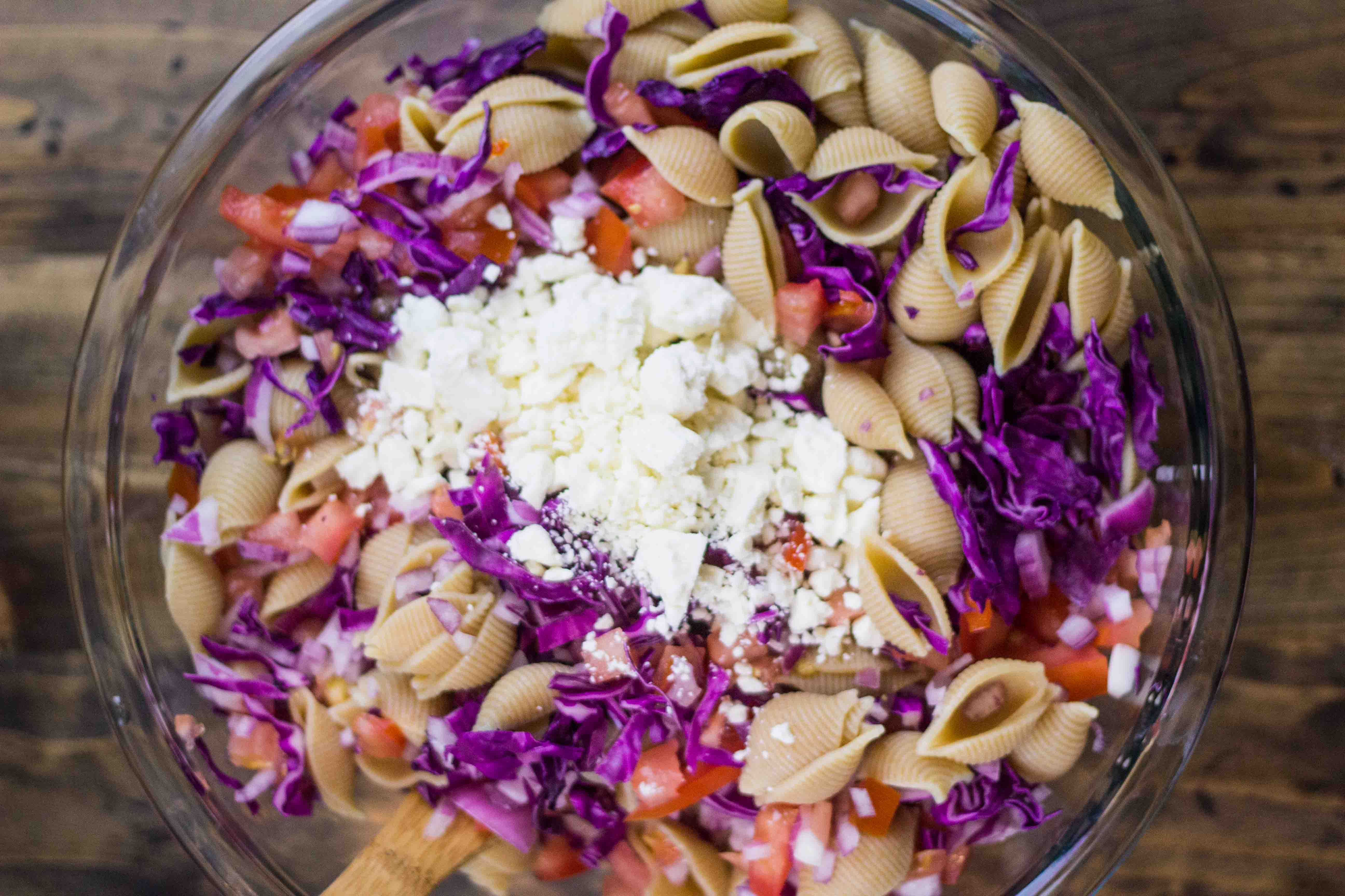 Creamy Tomato Basil Pasta Salad | Veggie and the Beast