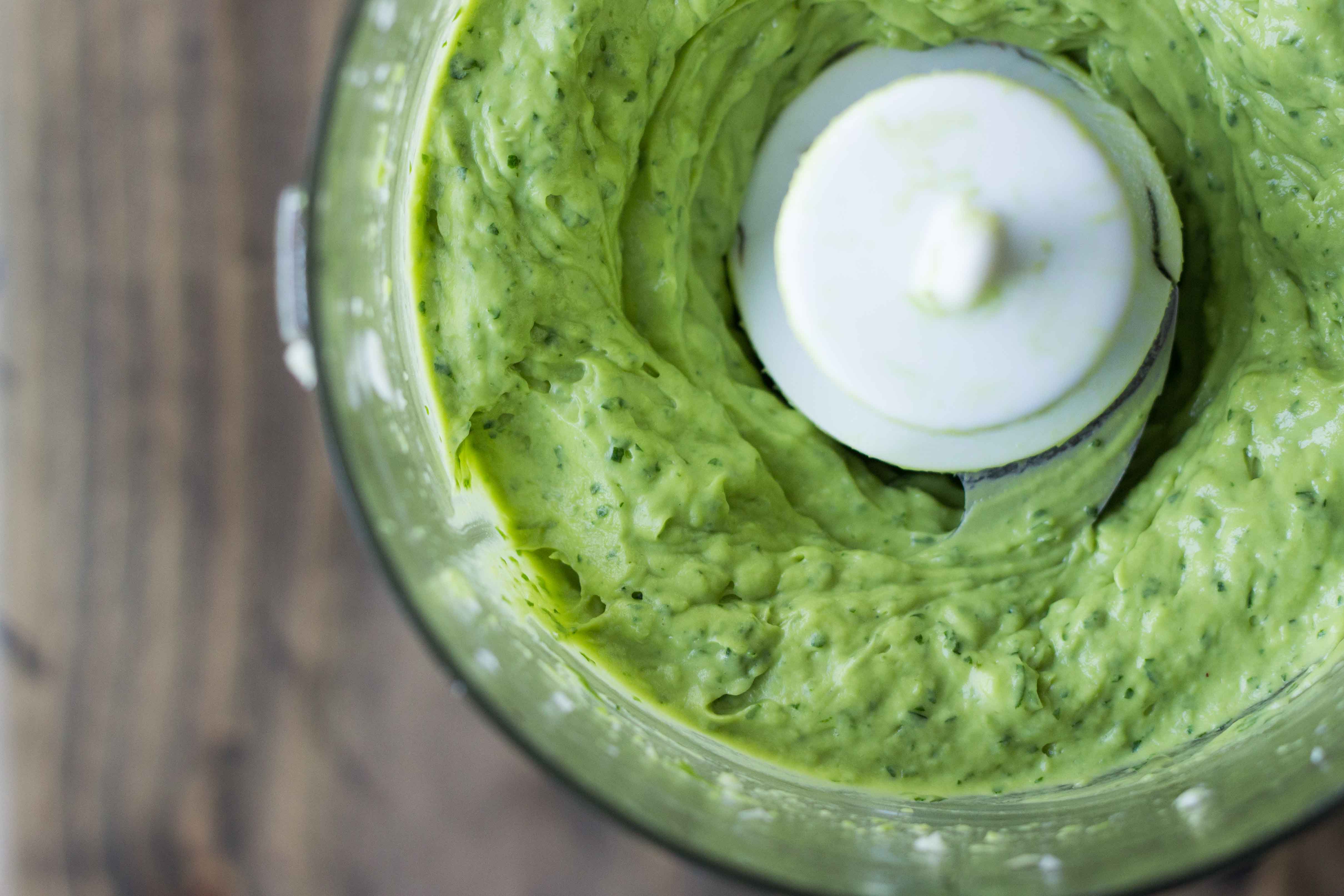 Creamy Guacamole and Grilled Corn Pasta | Veggie and the Beast