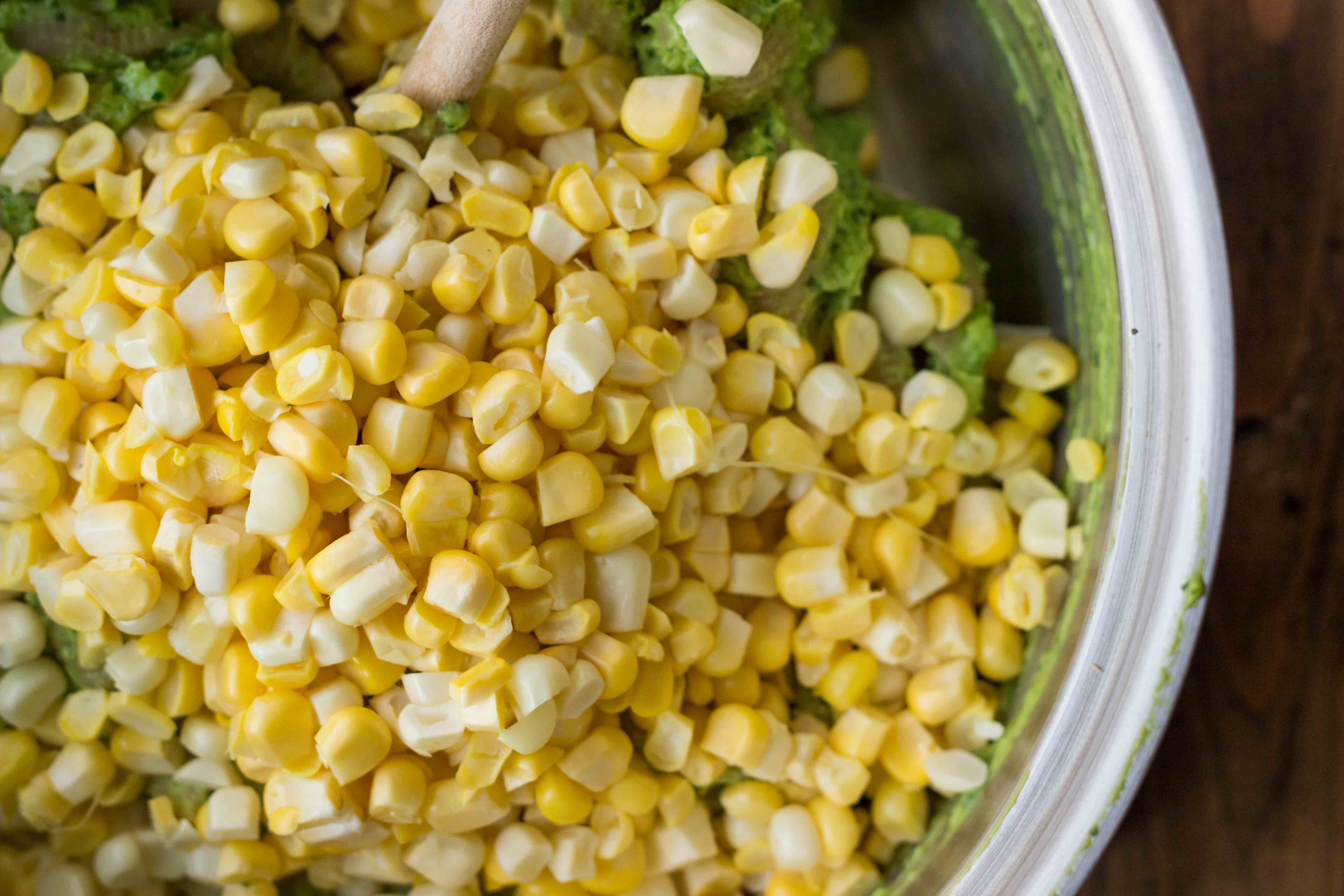 Creamy Guacamole and Grilled Corn Pasta | Veggie and the Beast