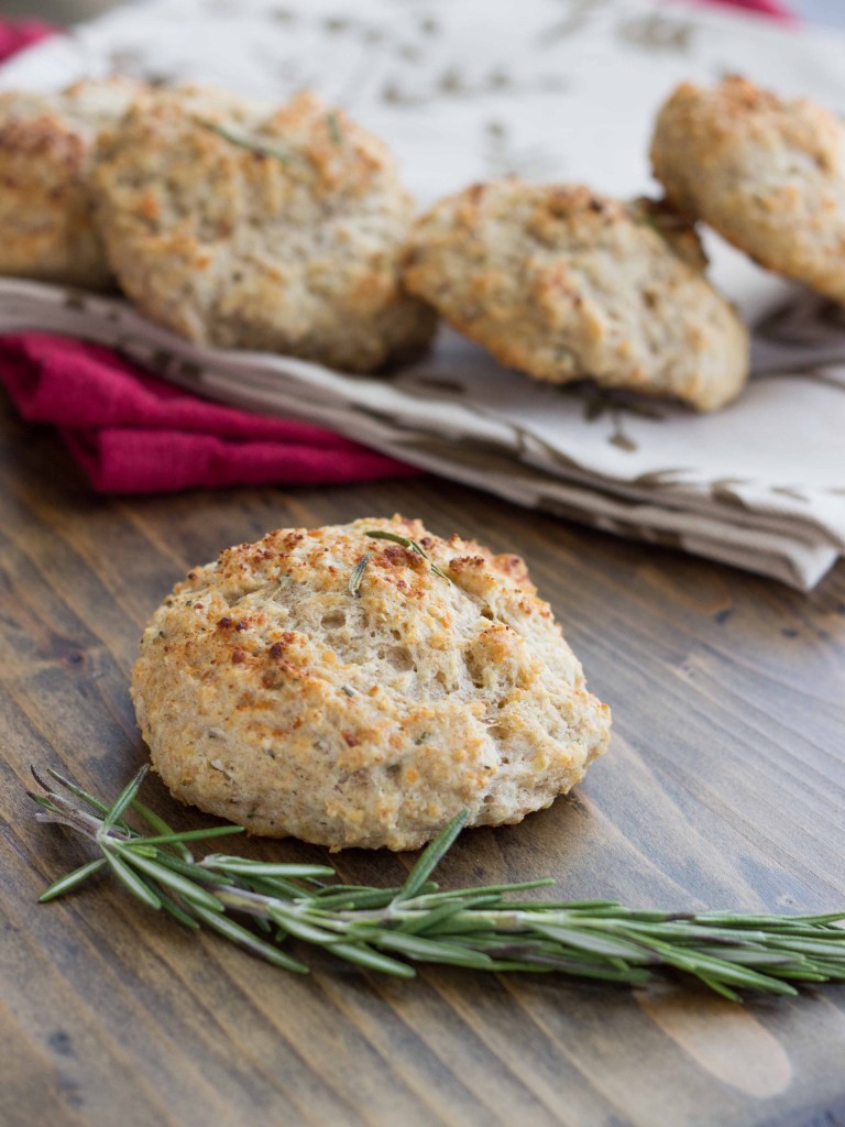 Rosemary Parmesan Drop Biscuits | Veggie and the Beast