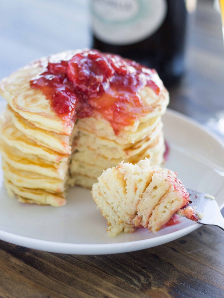 Strawberry Champagne Pancakes | Veggie and the Beast