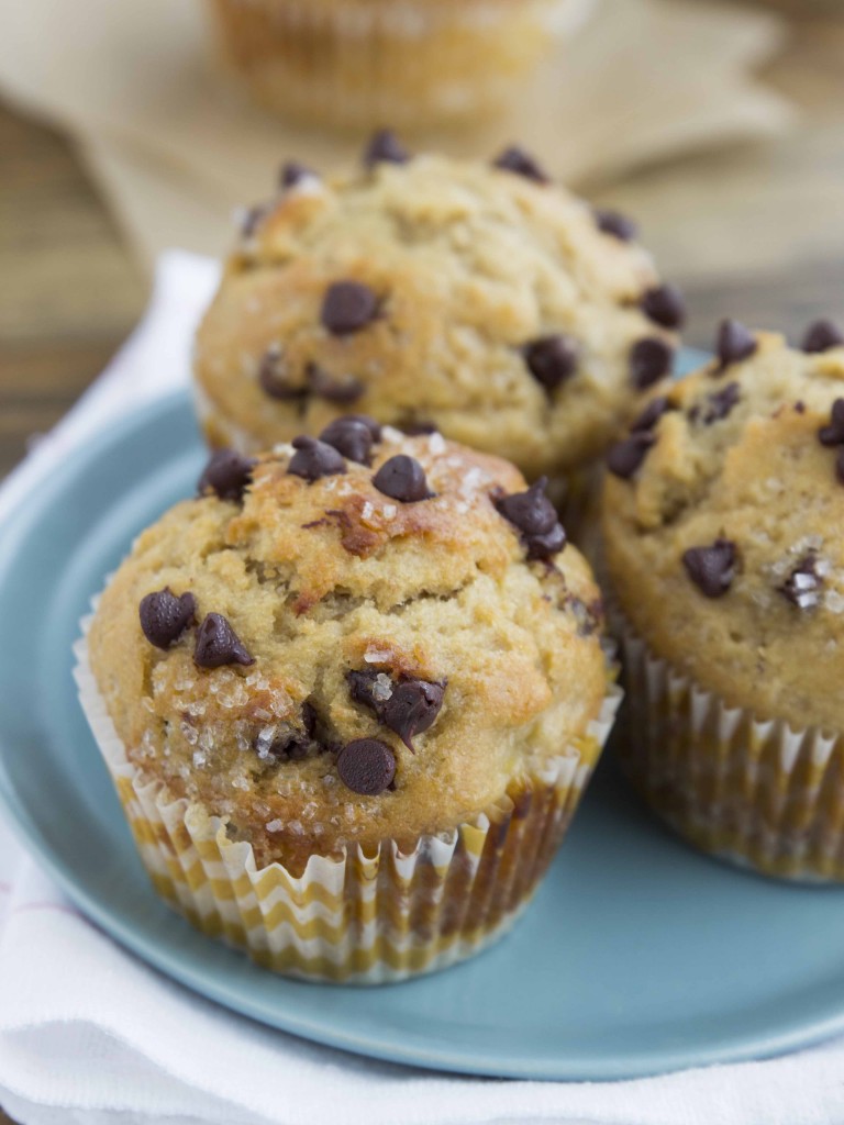 Whole Wheat Banana Chocolate Chip Muffins | Veggie and the Beast