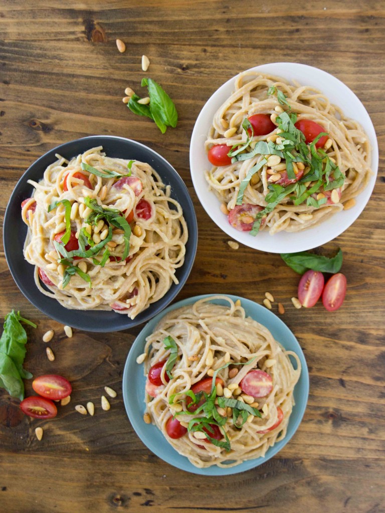 Creamy Lemon Artichoke Pasta - an easy, flavor-packed #vegan pasta that can be whipped up in 15 minutes!