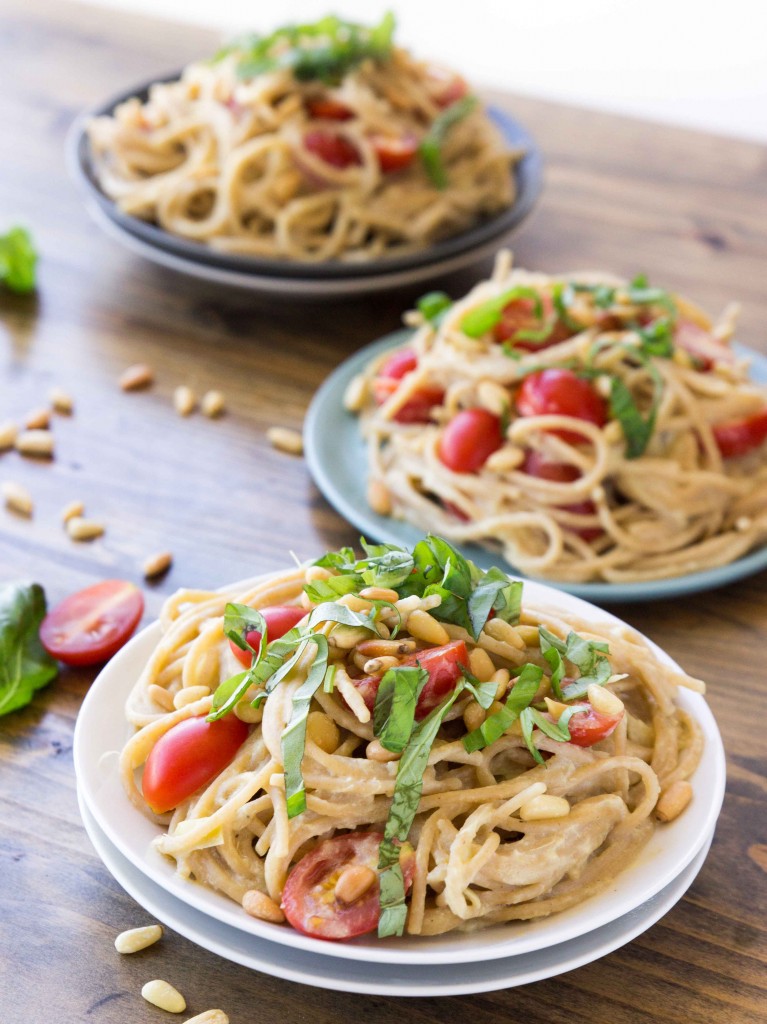 Creamy Lemon Artichoke Pasta - an easy, flavor-packed #vegan pasta that can be whipped up in 15 minutes!