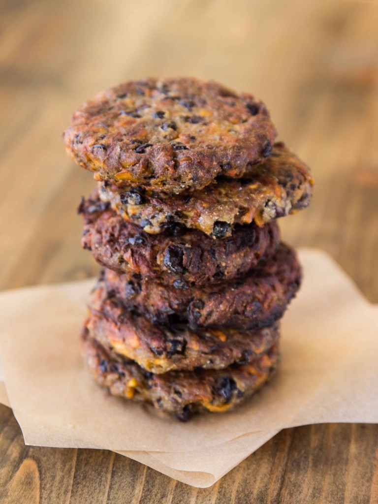 Black Bean and Sweet Potato Fritters with Pistachio Pesto | veggieandthebeastfeast.com