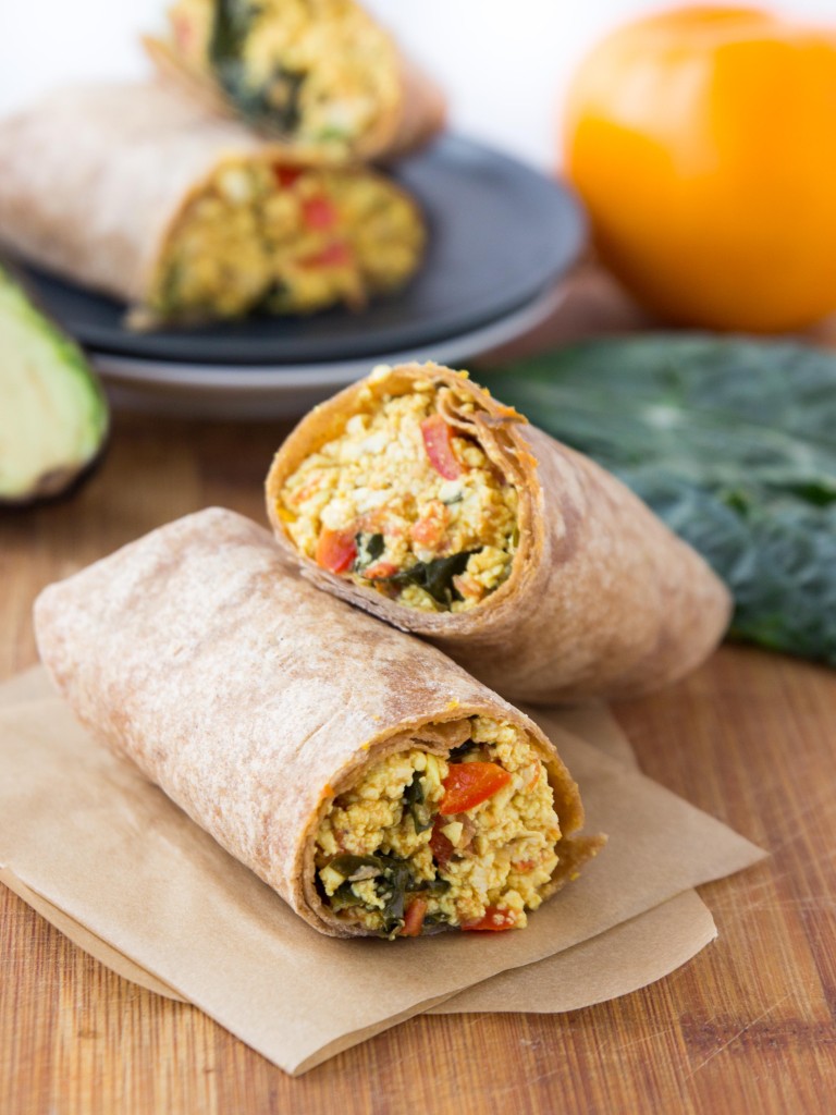 Vegan Superfood Breakfast Burritos | http://veggieandthebeastfeast.com