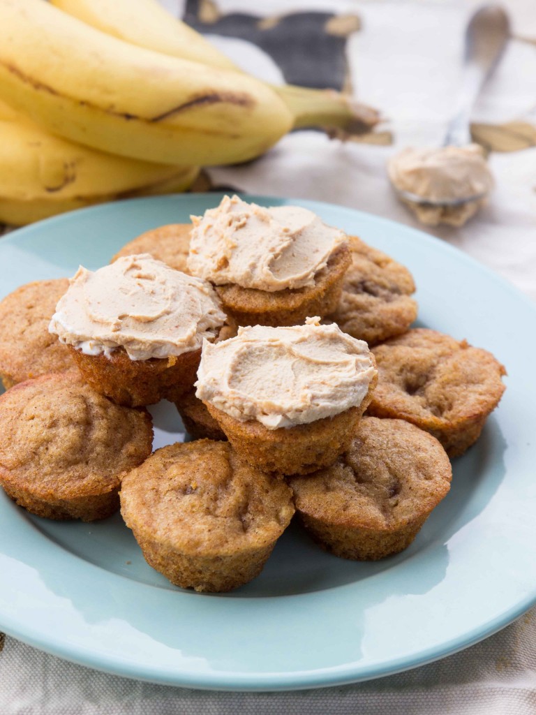 Mini Banana Pupcakes | veggieandthebeastfeast.com