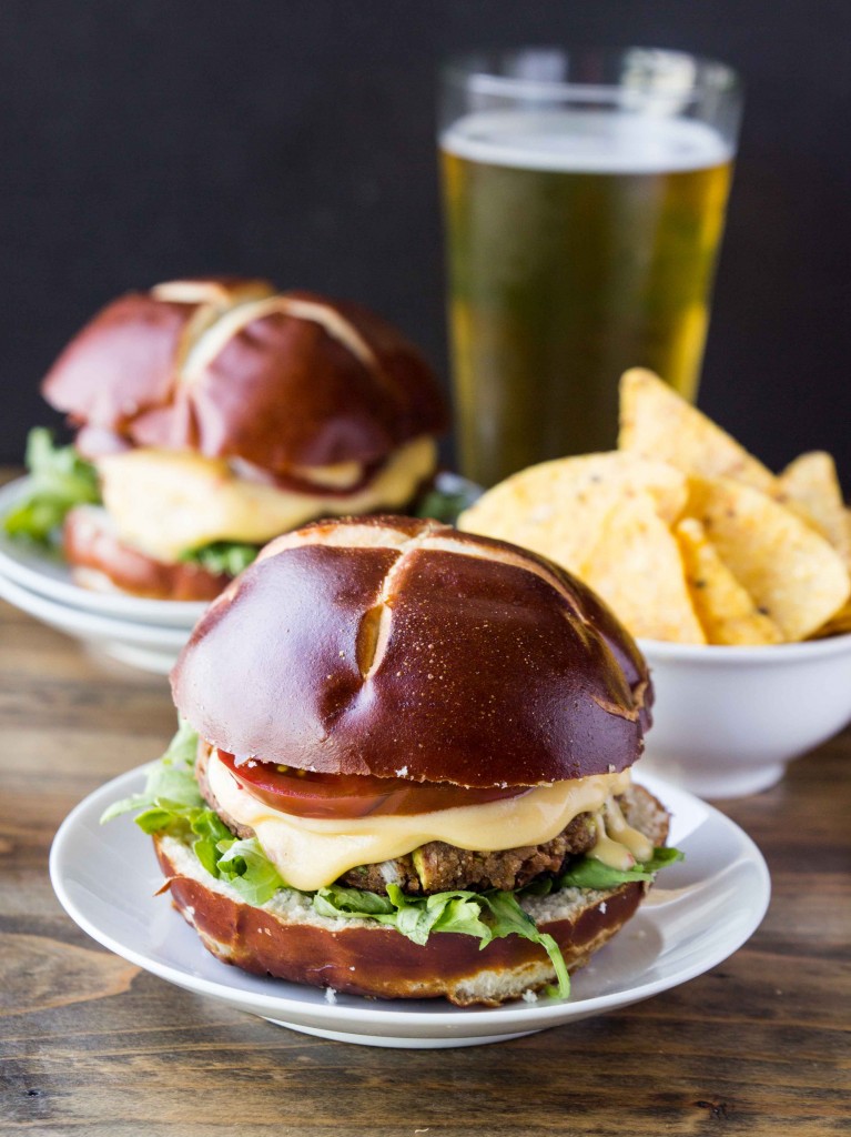 Pinto Bean and Green Chile Burgers | veggieandthebeastfeast.com