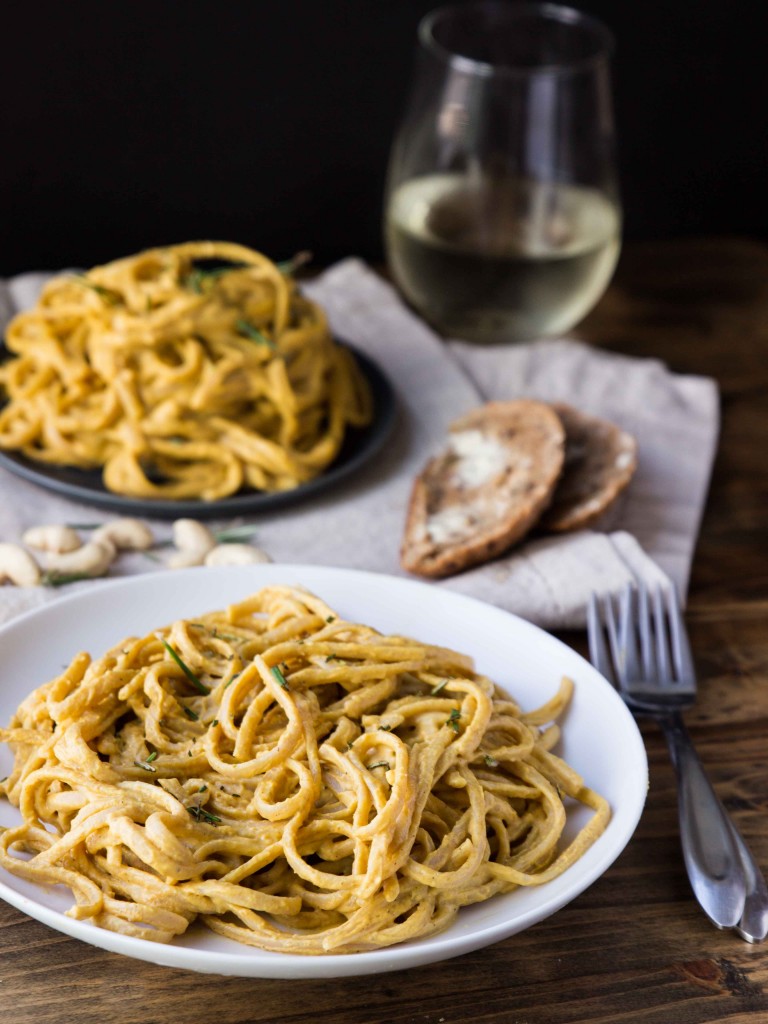 Vegan Pumpkin Alfredo Linguine | veggieandthebeastfeast.com