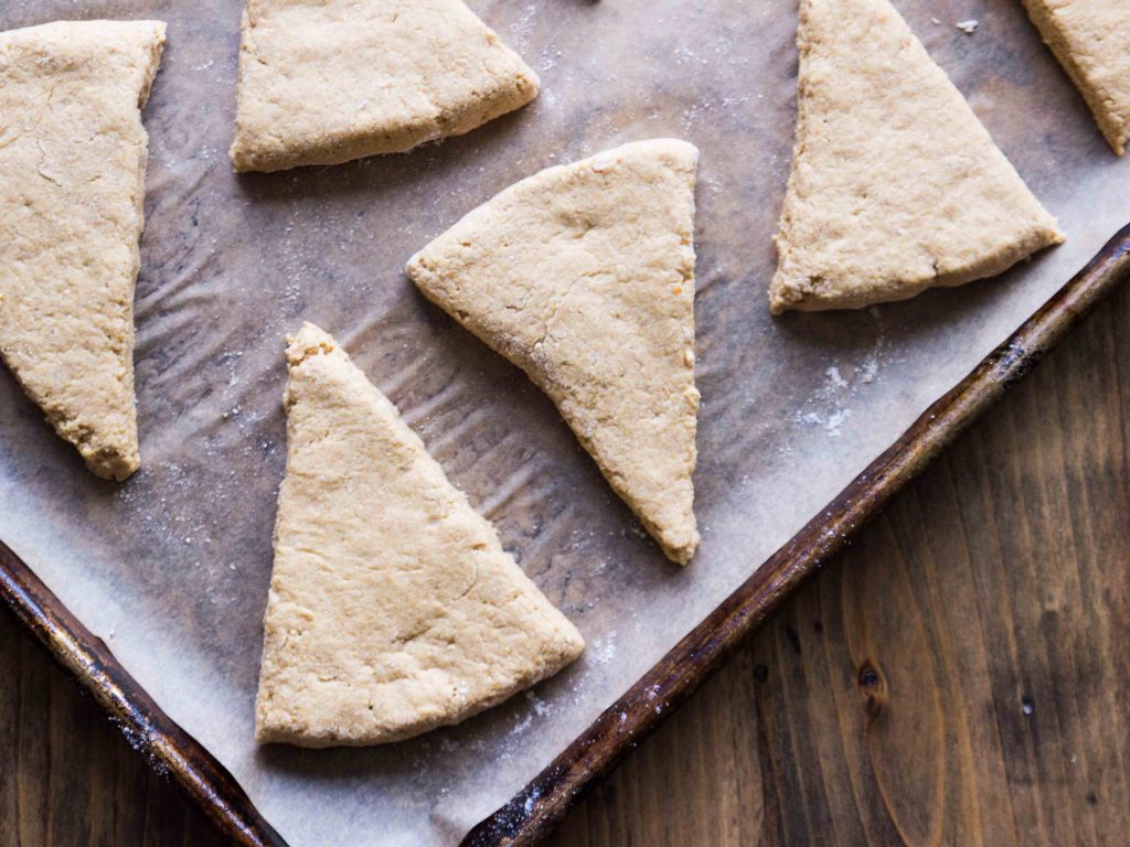 Better-For-You Vegan Copycat Starbucks Pumpkin Scones // veggieandthebeastfeast.com #vegan