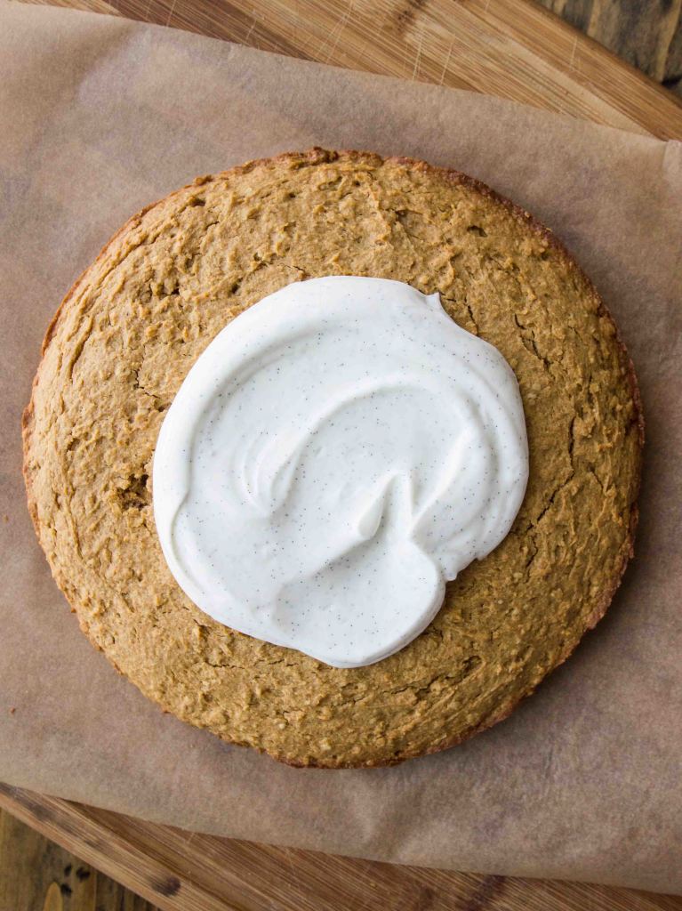 Almond Pumpkin Spice Breakfast Cake with Vanilla Bean Greek Yogurt Frosting | veggieandthebeastfeast.com