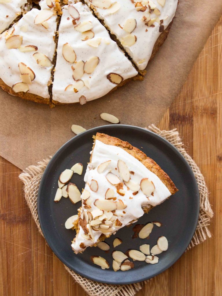 Almond Pumpkin Spice Breakfast Cake with Vanilla Bean Greek Yogurt Frosting | veggieandthebeastfeast.com