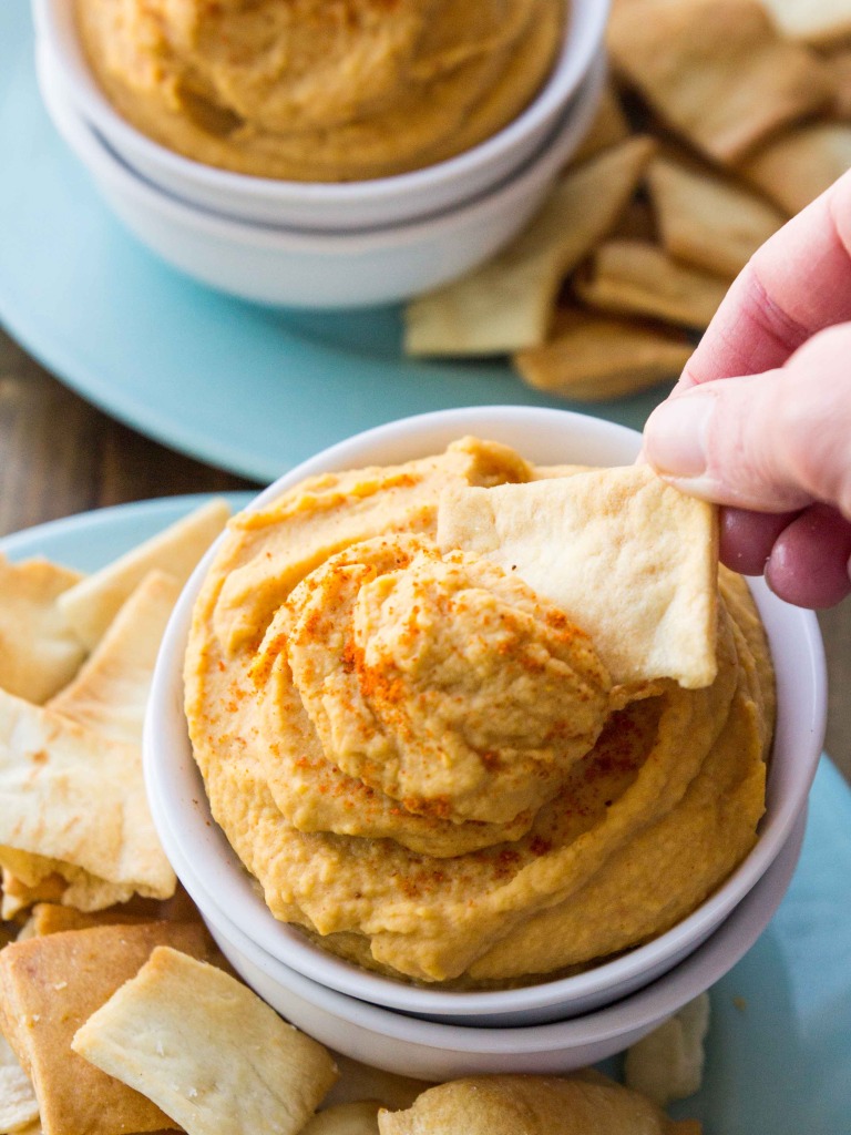 Curried Red Lentil Hummus // veggieandthebeastfeast.com