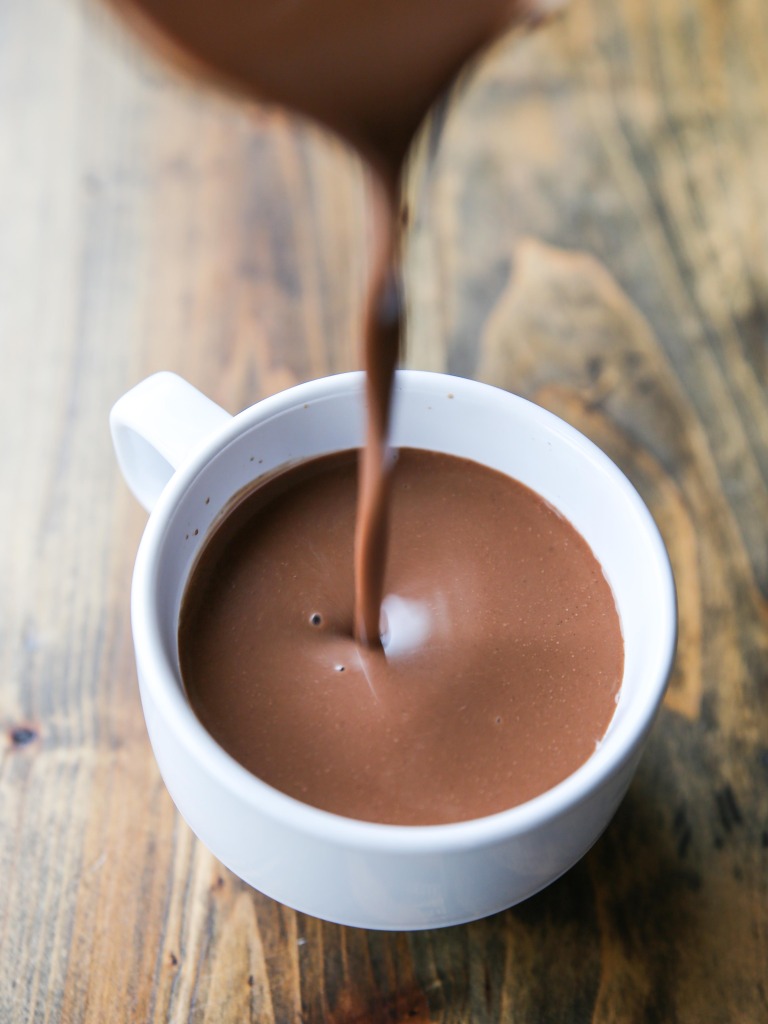Simple and Super Creamy Vegan Hot Chocolate // veggieandthebeastfeast.com #vegan