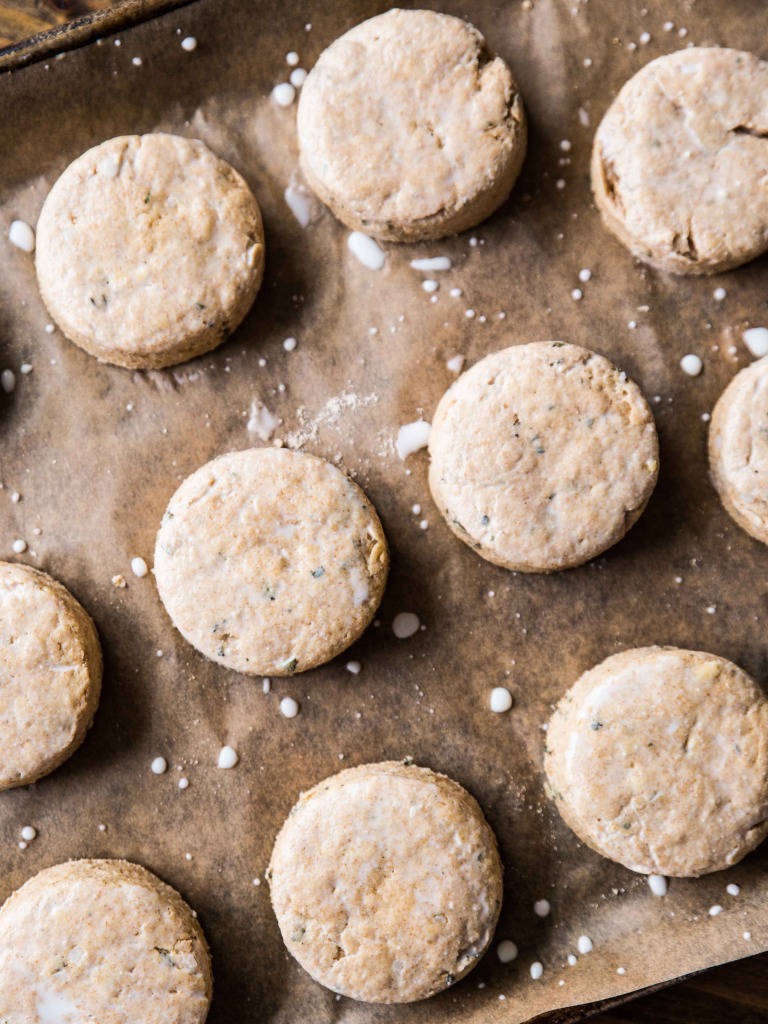 Simple Gouda and Sage Biscuits // veggieandthebeastfeast.com