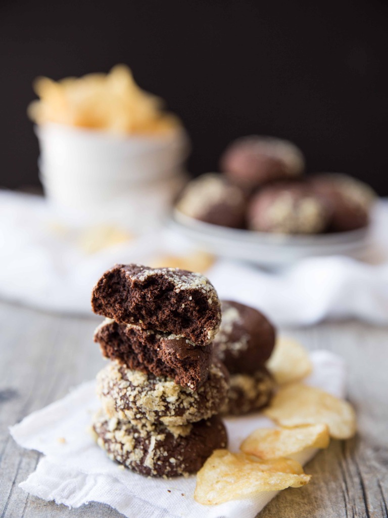 One Bowl Chocolate Potato Chip Cookies // @veggiebeastblog veggieandthebeastfeast.com