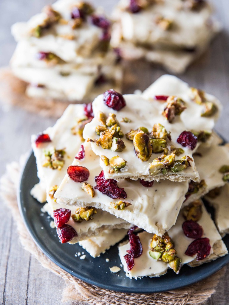 White Chocolate Saltine Bark with Candied Pistachios and Cranberries // @veggiebeastblog veggieandthebeastfeast.com