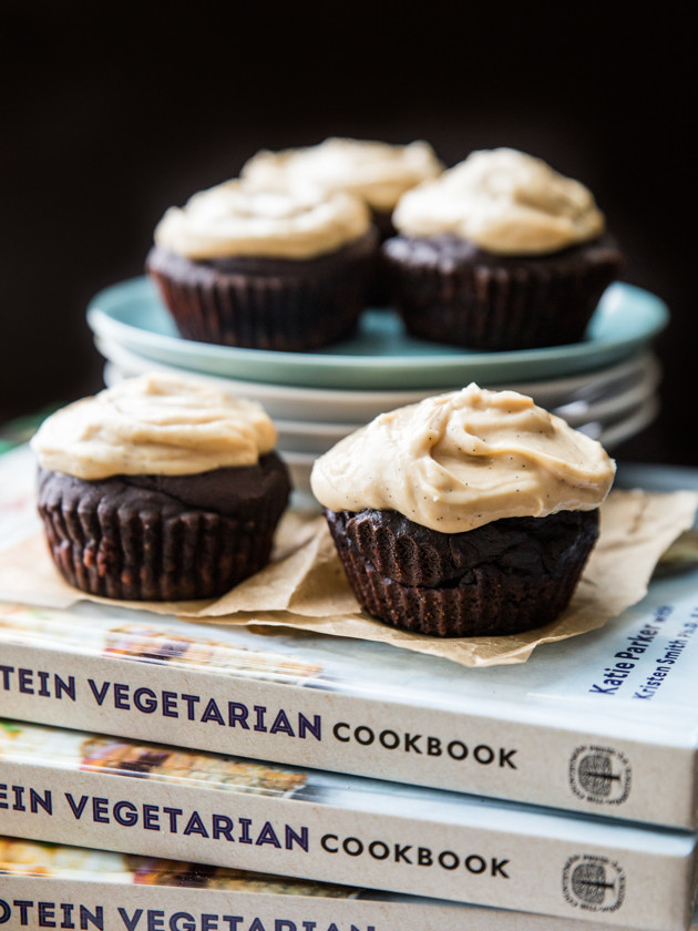 Chocolate Cupcakes with Peanut Butter Vanilla Bean Frosting // @veggiebeastblog