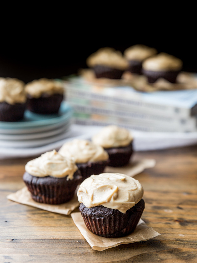 Chocolate Cupcakes with Peanut Butter Vanilla Bean Frosting // @veggiebeastblog