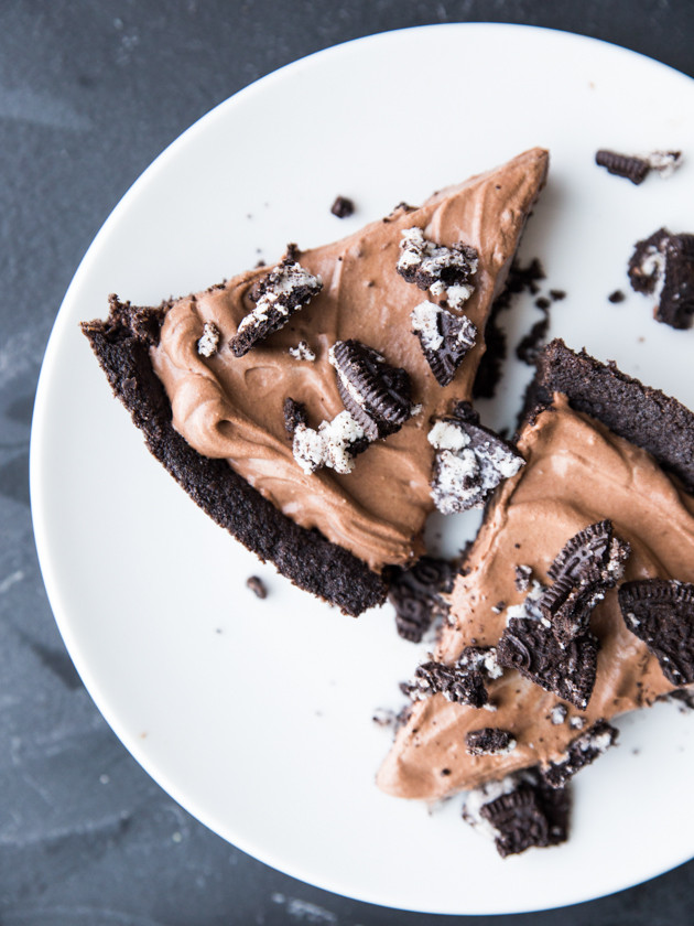 Vegan Dirt Cake Pie // @veggiebeastblog #vegan