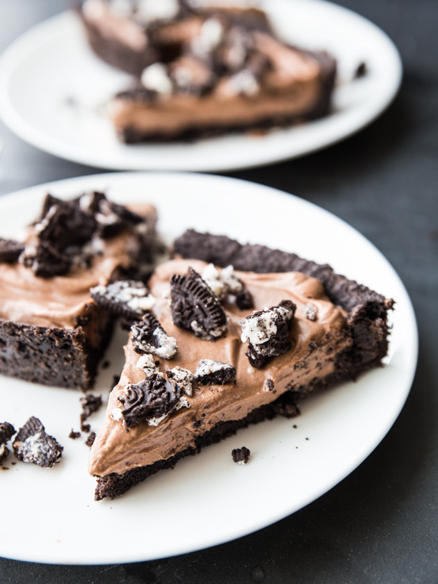 Vegan Dirt Cake Pie // @veggiebeastblog #vegan