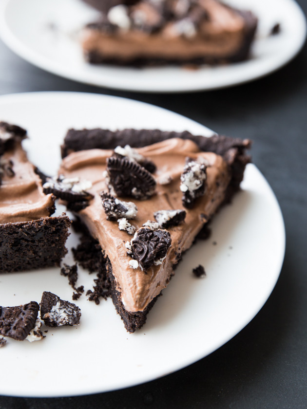 Vegan Dirt Cake Pie // @veggiebeastblog #vegan