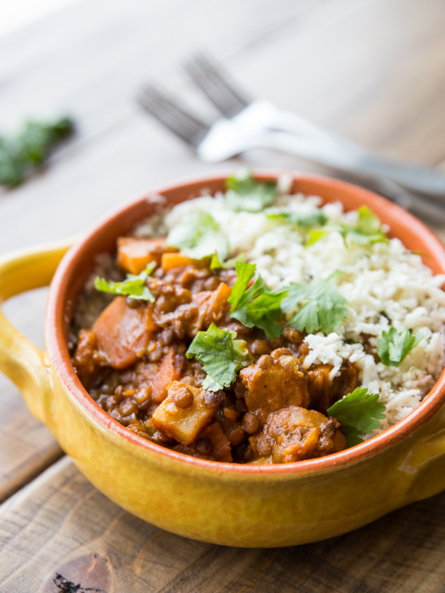 Winter Vegetable and Lentil Red Curry with Cilantro Lime Cauliflower Rice // @veggiebeastblog