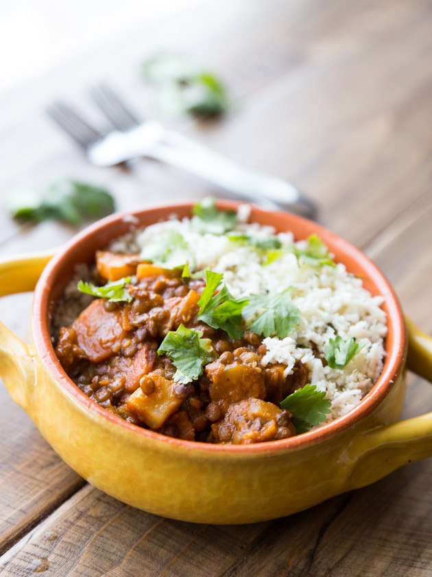 Winter Vegetable and Lentil Red Curry with Cilantro Lime Cauliflower Rice // @veggiebeastblog