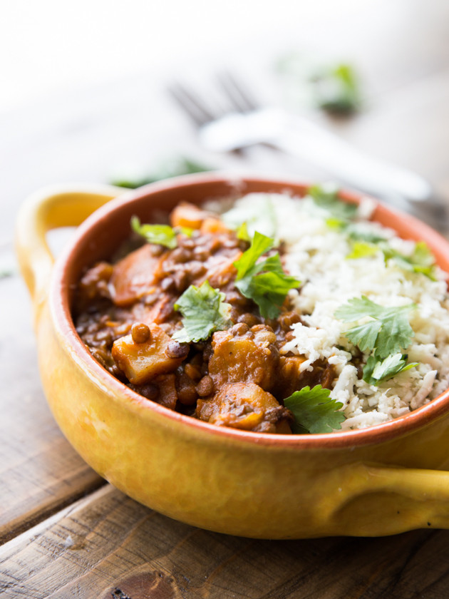 Winter Vegetable and Lentil Red Curry with Cilantro Lime Cauliflower Rice // @veggiebeastblog