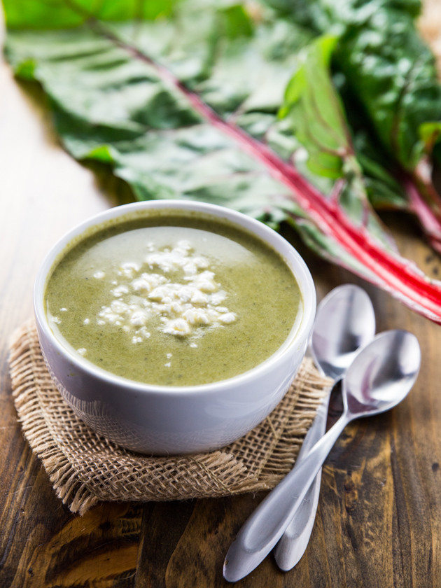 Super Greens and Goat Cheese Soup // @veggiebeastblog