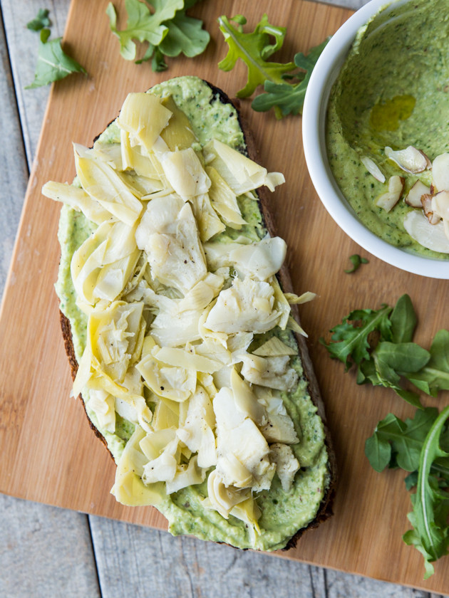 Open-Faced Lemon Pepper Artichoke and Arugula Sandwiches // @veggiebeastblog