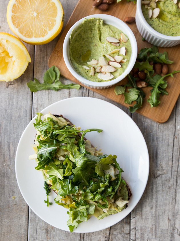 Open-Faced Lemon Pepper Artichoke and Arugula Sandwiches // @veggiebeastblog