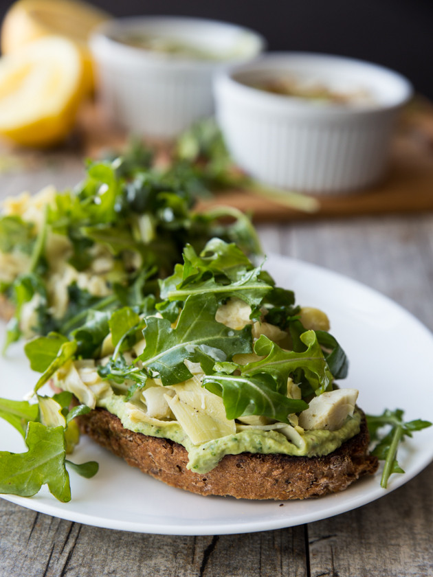 Open-Faced Lemon Pepper Artichoke and Arugula Sandwiches // @veggiebeastblog