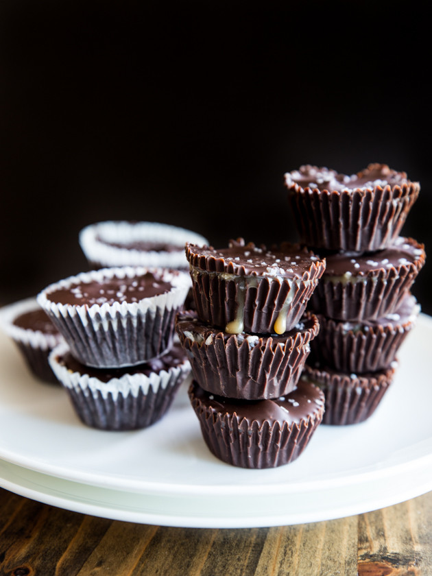 Salted Caramel Coconut Macaroon Cups // @veggiebeastblog