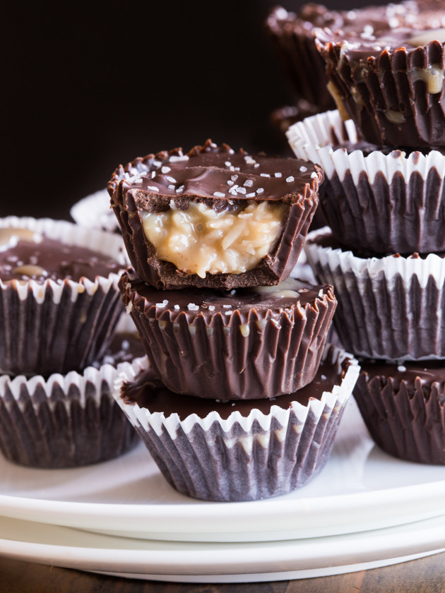 Salted Caramel Coconut Macaroon Cups // @veggiebeastblog