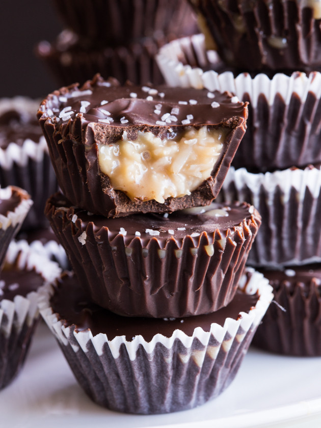 Salted Caramel Coconut Macaroon Cups // @veggiebeastblog