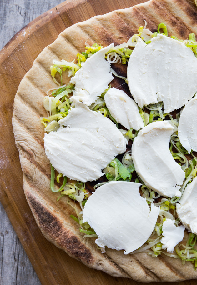 Simple Asparagus Ribbon and Leek Grilled Pizza // @veggiebeastblog