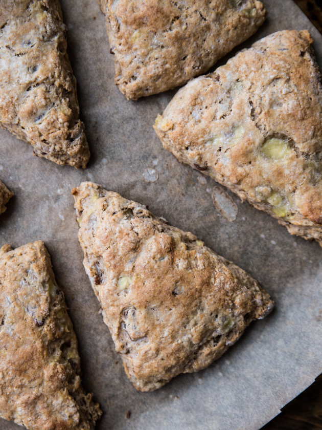 Whole Wheat Banana Maple Pecan Scones // @veggiebeastblog