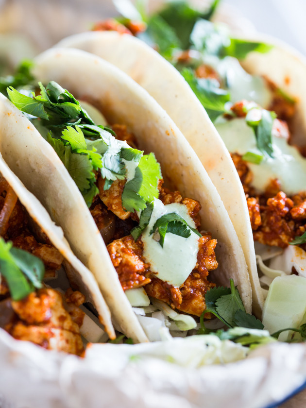 Spicy Chipotle Tofu Tacos // @veggiebeastblog