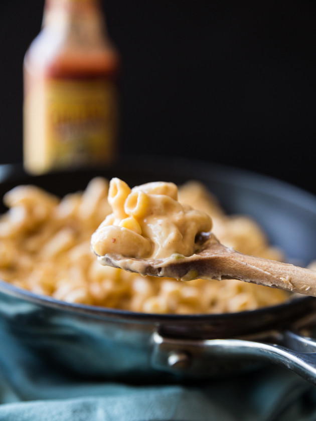 Hot Jalapeño, Corn and Cholula Skillet Mac and Cheese // @veggiebeastblog