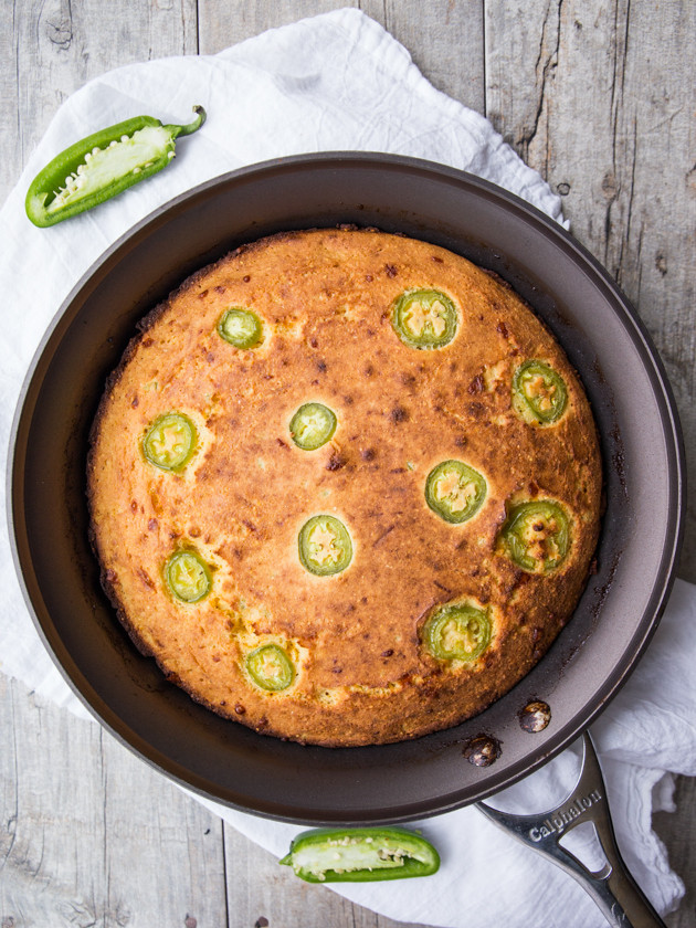 Gluten Free Jalapeño Cheddar Cornbread Skillet // @veggiebeastblog