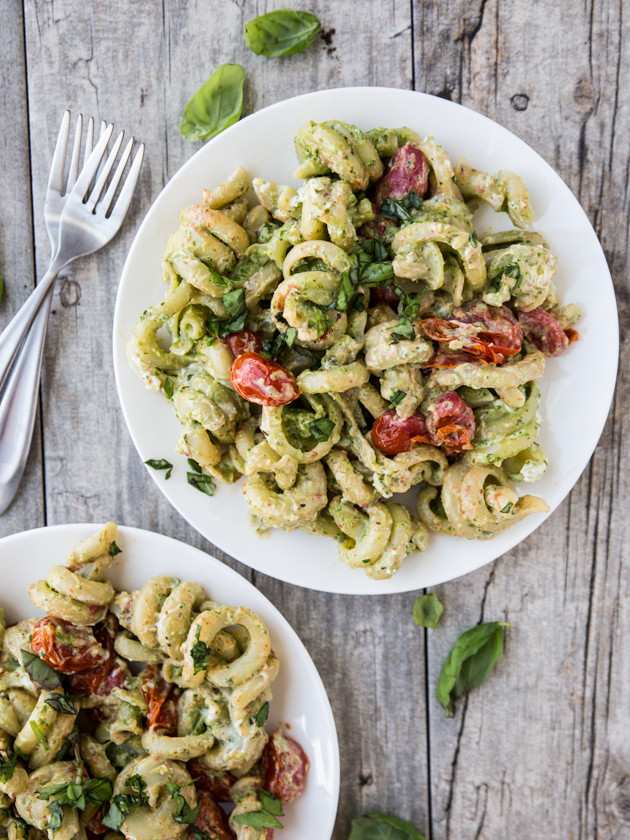 Super Greens Pumpkin Seed Pesto Goat Cheese Pasta with Burst Tomatoes // @veggiebeastblog