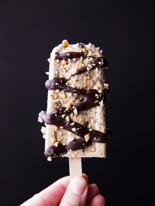 Cookies n' Peanut Butter Cream Popsicles // @veggiebeastblog #vegan #glutenfree