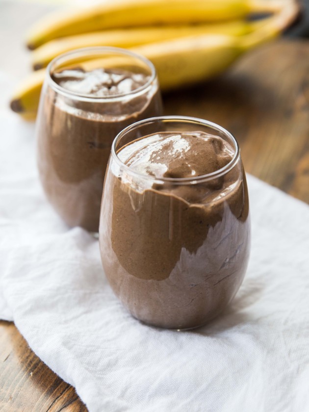 Superfood Chocolate Banana Chia Pudding - Thick, creamy pudding made from superfoods like chia seeds, cocoa powder, and spinach!