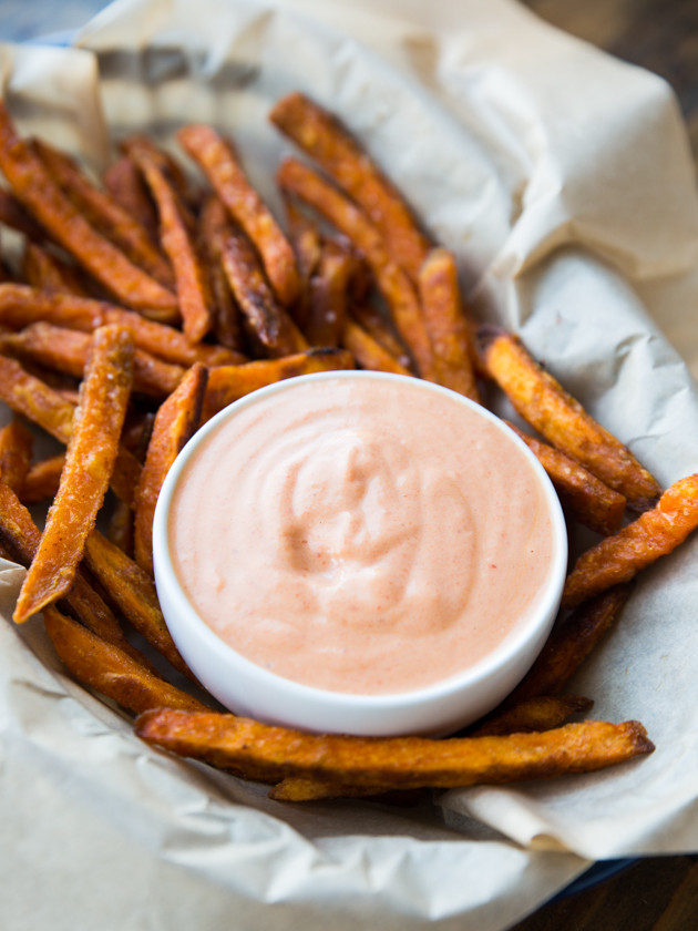 Vegan Roasted Red Pepper Aioli - thick, creamy and egg-free!