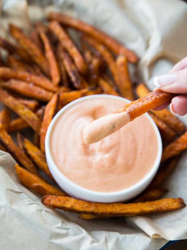 Vegan Roasted Red Pepper Aioli - thick, creamy and egg-free!
