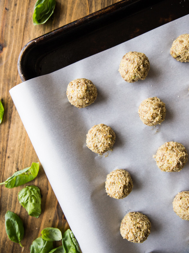 Lentil, Quinoa and Pistachio Meatballs - hearty, vegan and gluten free meatballs!