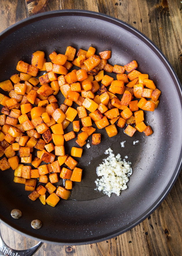 Curried Butternut and White Bean Tacos - lightly sweet, spicy, butternut squash with lemon parsley white beans and a smooth cashew cream #vegan #glutenfree