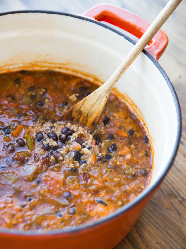 High Protein Bulgur Black Bean Enchilada Chili - hearty, flavorful vegetarian chili with almost 20 grams of protein per serving!